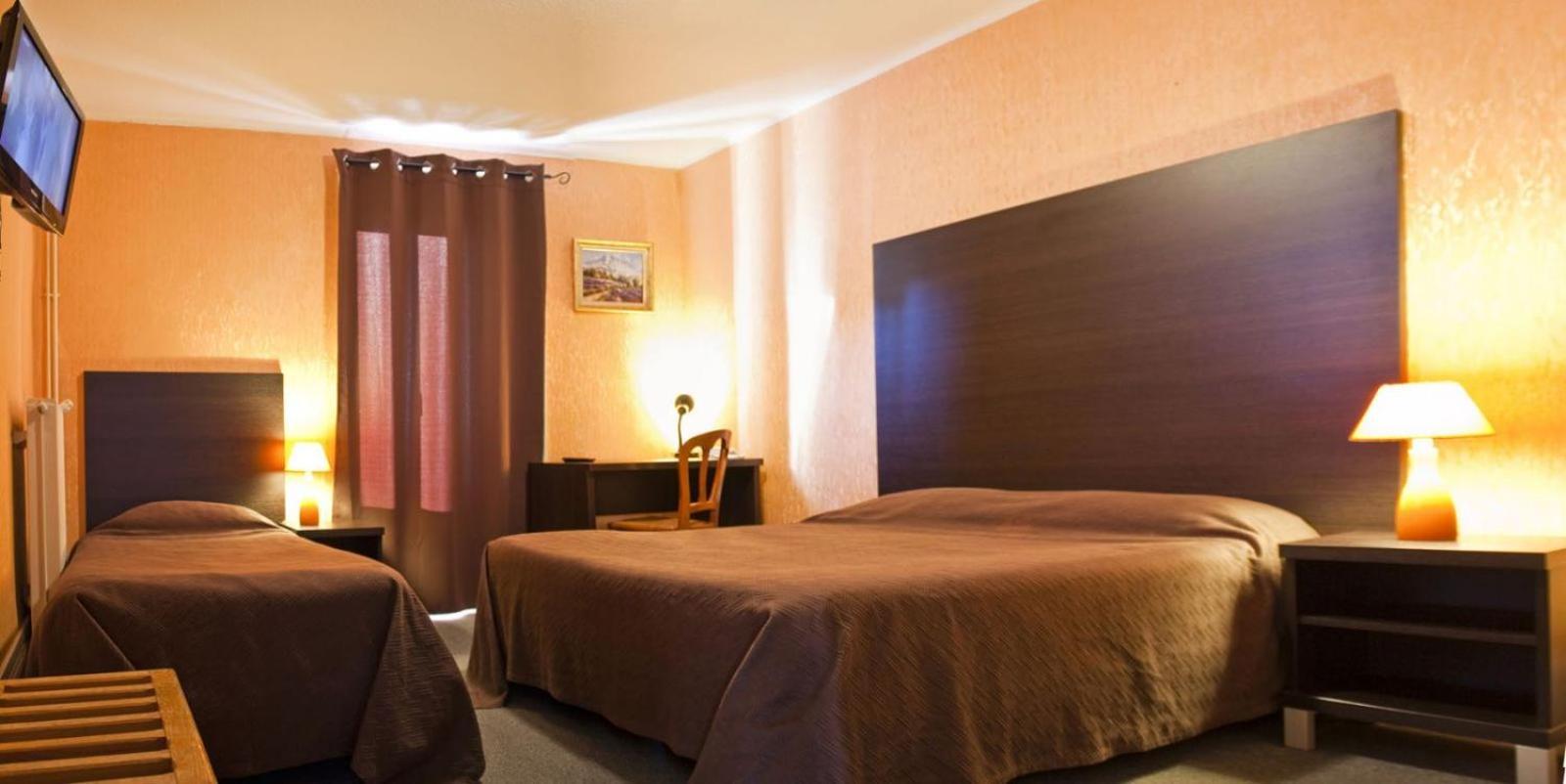 פונז'יבו Logis Hotel Restaurant De La Poste מראה חיצוני תמונה