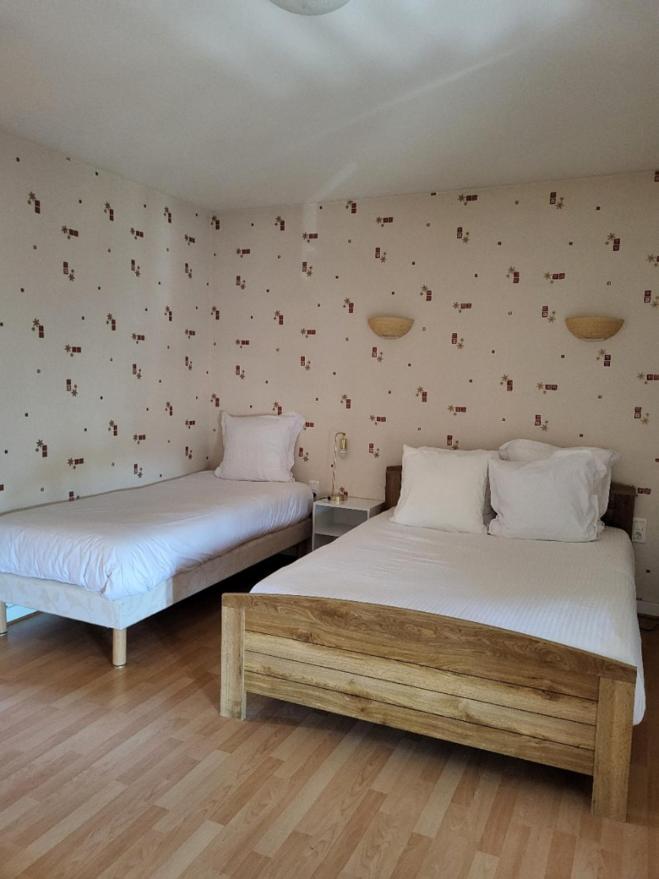 פונז'יבו Logis Hotel Restaurant De La Poste מראה חיצוני תמונה