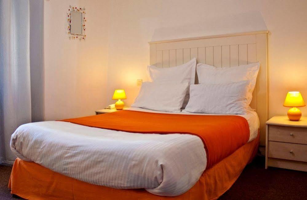 פונז'יבו Logis Hotel Restaurant De La Poste מראה חיצוני תמונה